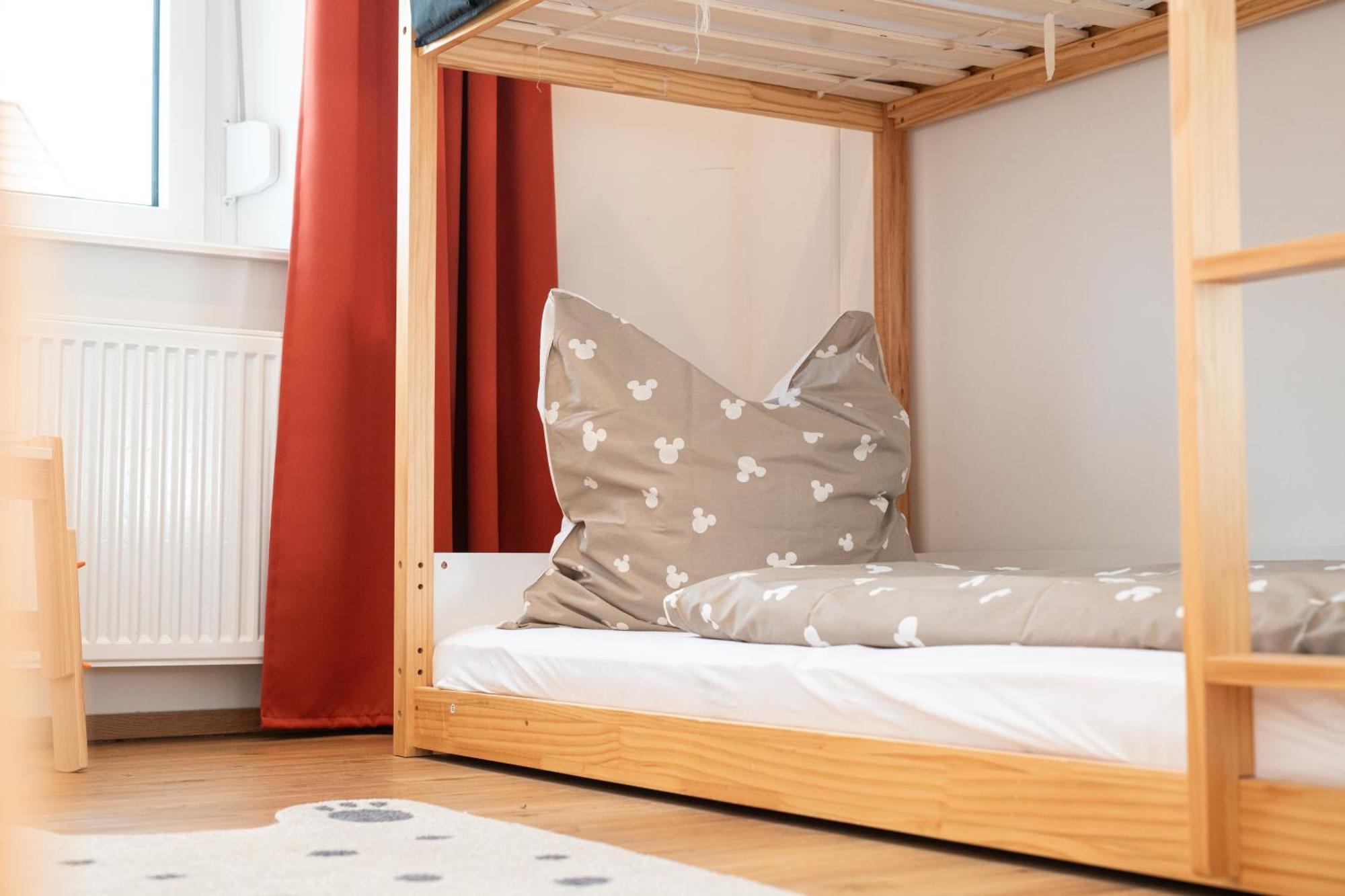 Bunter Hund Apartments - Zentrales Apartment, Parkplatz, Wintergarten, Kinderzimmer Rothenburg ob der Tauber Luaran gambar